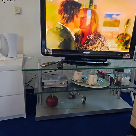 Privatunterkunft Cozy & Queit With Marcbride