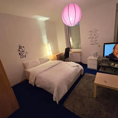 Cozy & Queit With Marcbride