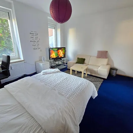 Cozy & Queit With Marcbride *